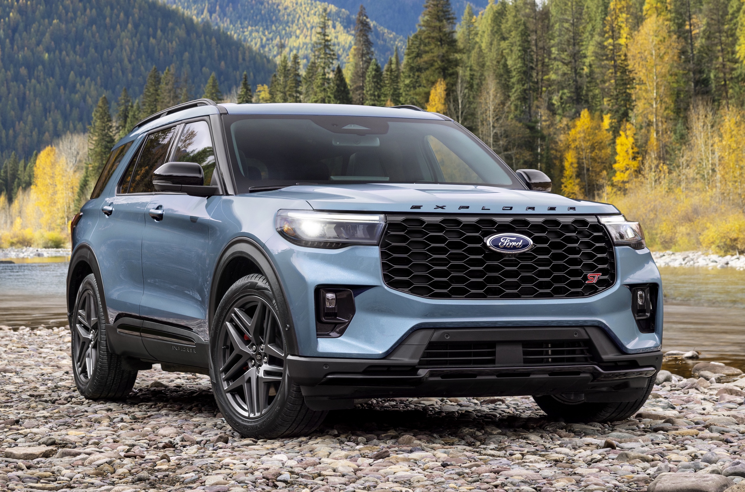 Ford обновил и улучшил американский кроссовер Explorer